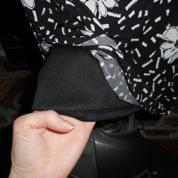 NWT Taylor black and white faux wrap dress, 6 - Picture 5 of 7